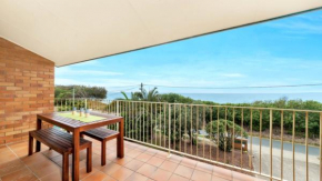 Ducted Air Conditioning & Ocean Views !